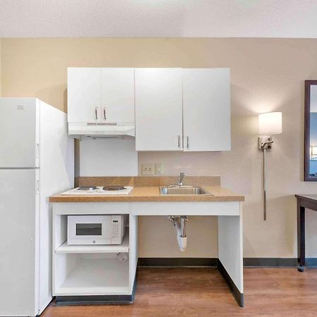 Extended Stay America Select Suites - Charlotte - University Place - E Mccullough Dr Ngoại thất bức ảnh