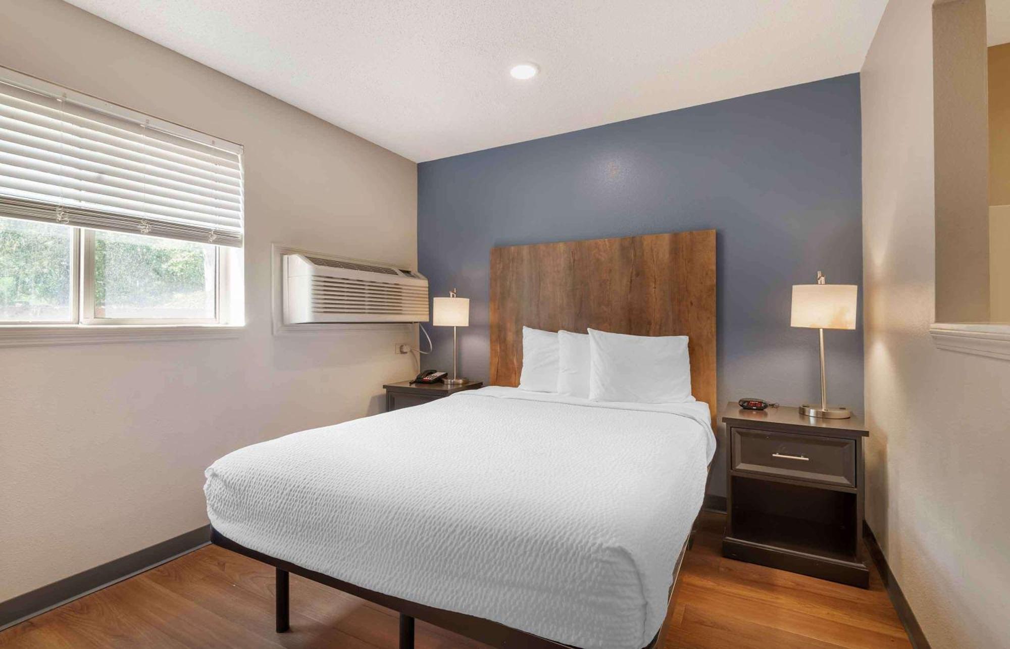 Extended Stay America Select Suites - Charlotte - University Place - E Mccullough Dr Ngoại thất bức ảnh
