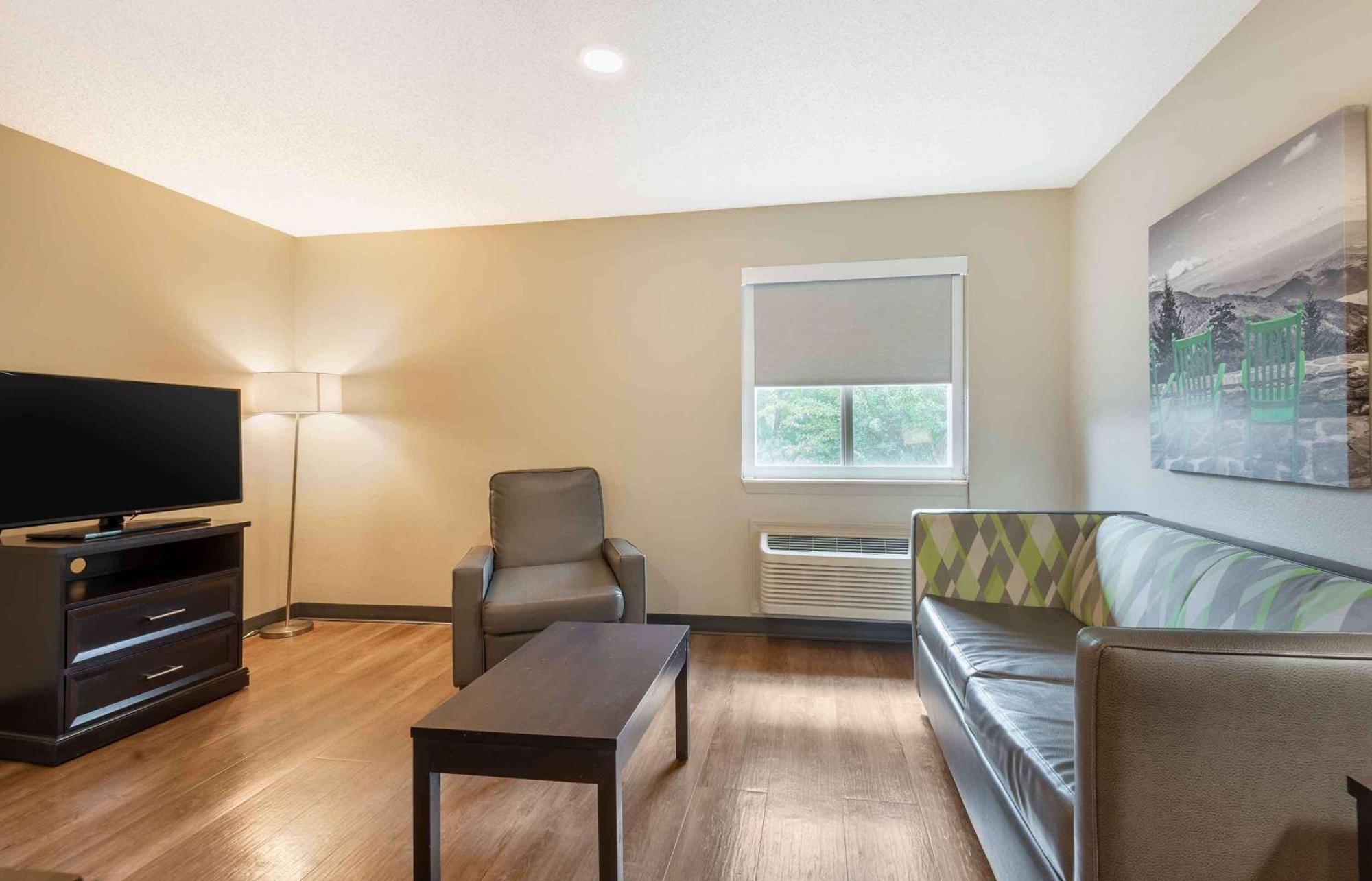 Extended Stay America Select Suites - Charlotte - University Place - E Mccullough Dr Ngoại thất bức ảnh