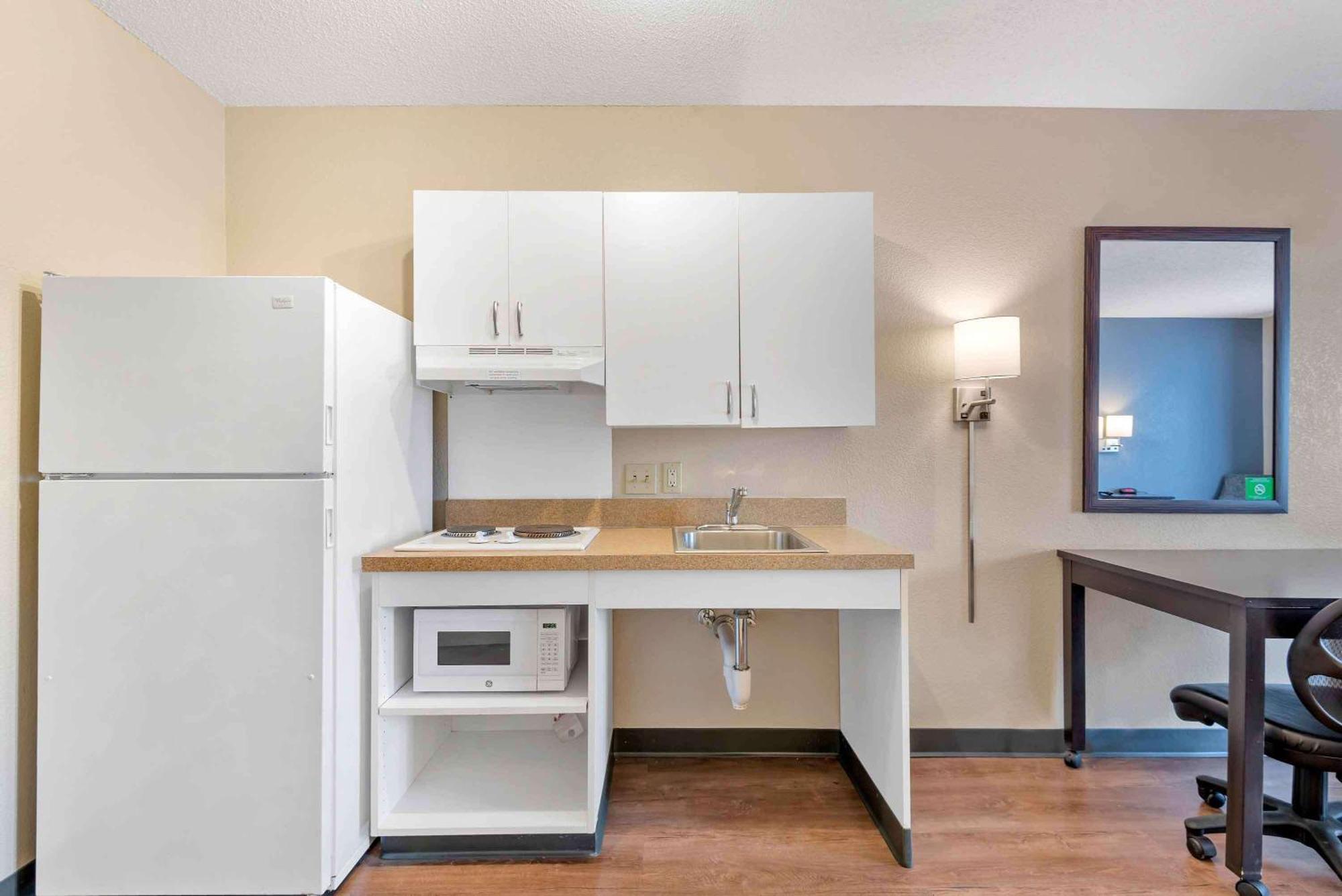 Extended Stay America Select Suites - Charlotte - University Place - E Mccullough Dr Ngoại thất bức ảnh