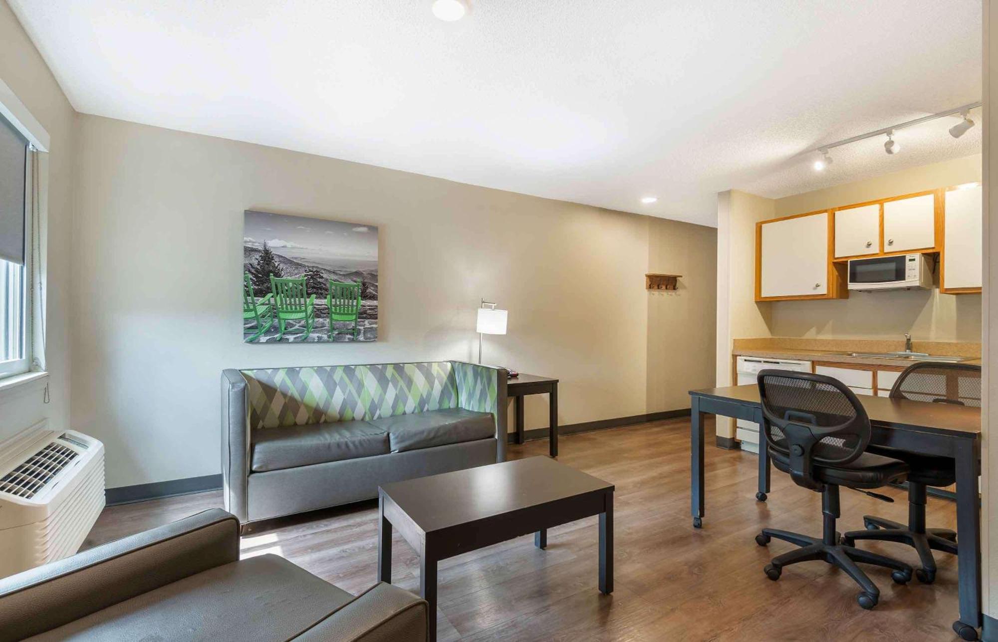 Extended Stay America Select Suites - Charlotte - University Place - E Mccullough Dr Ngoại thất bức ảnh