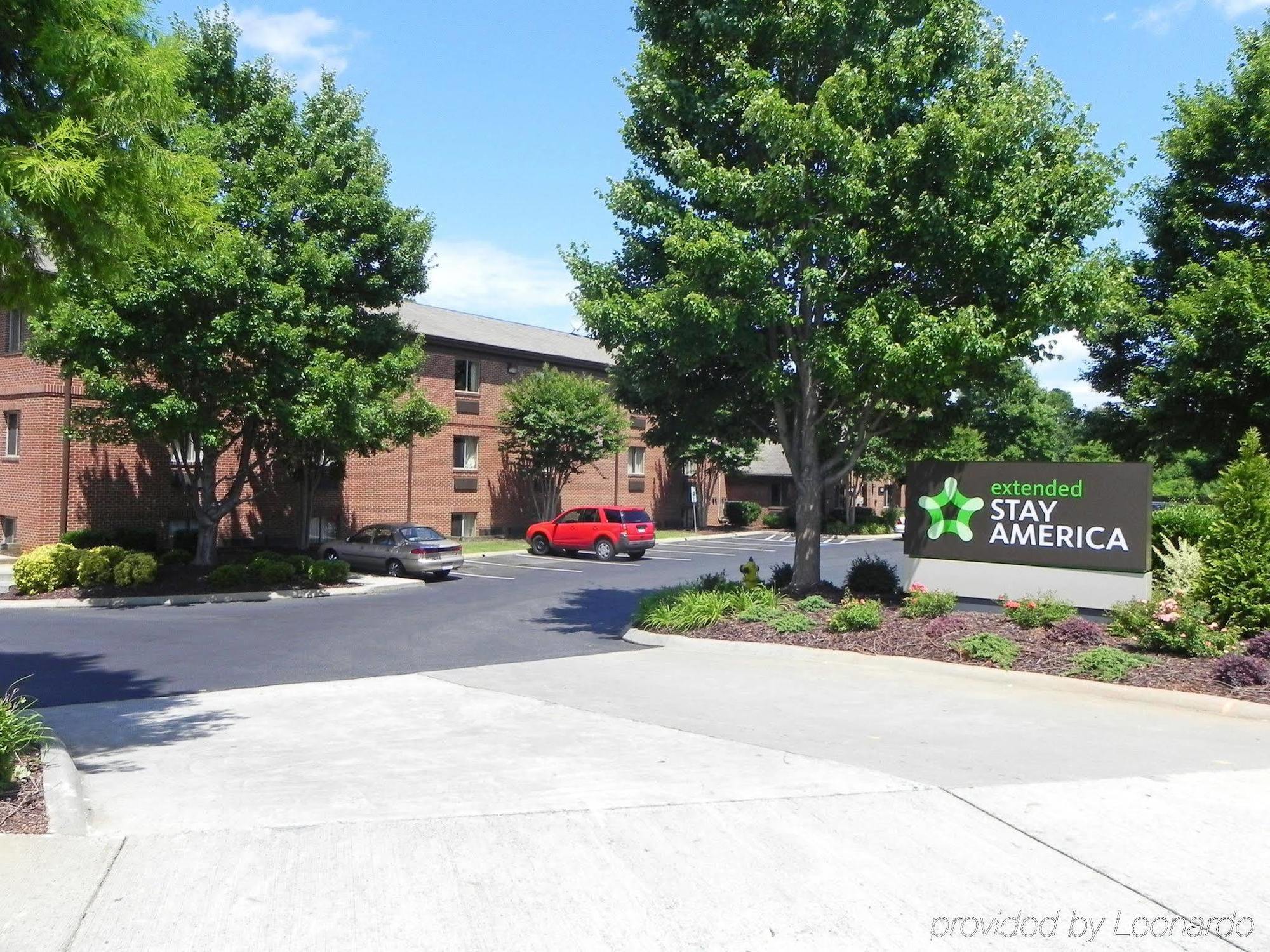 Extended Stay America Select Suites - Charlotte - University Place - E Mccullough Dr Ngoại thất bức ảnh