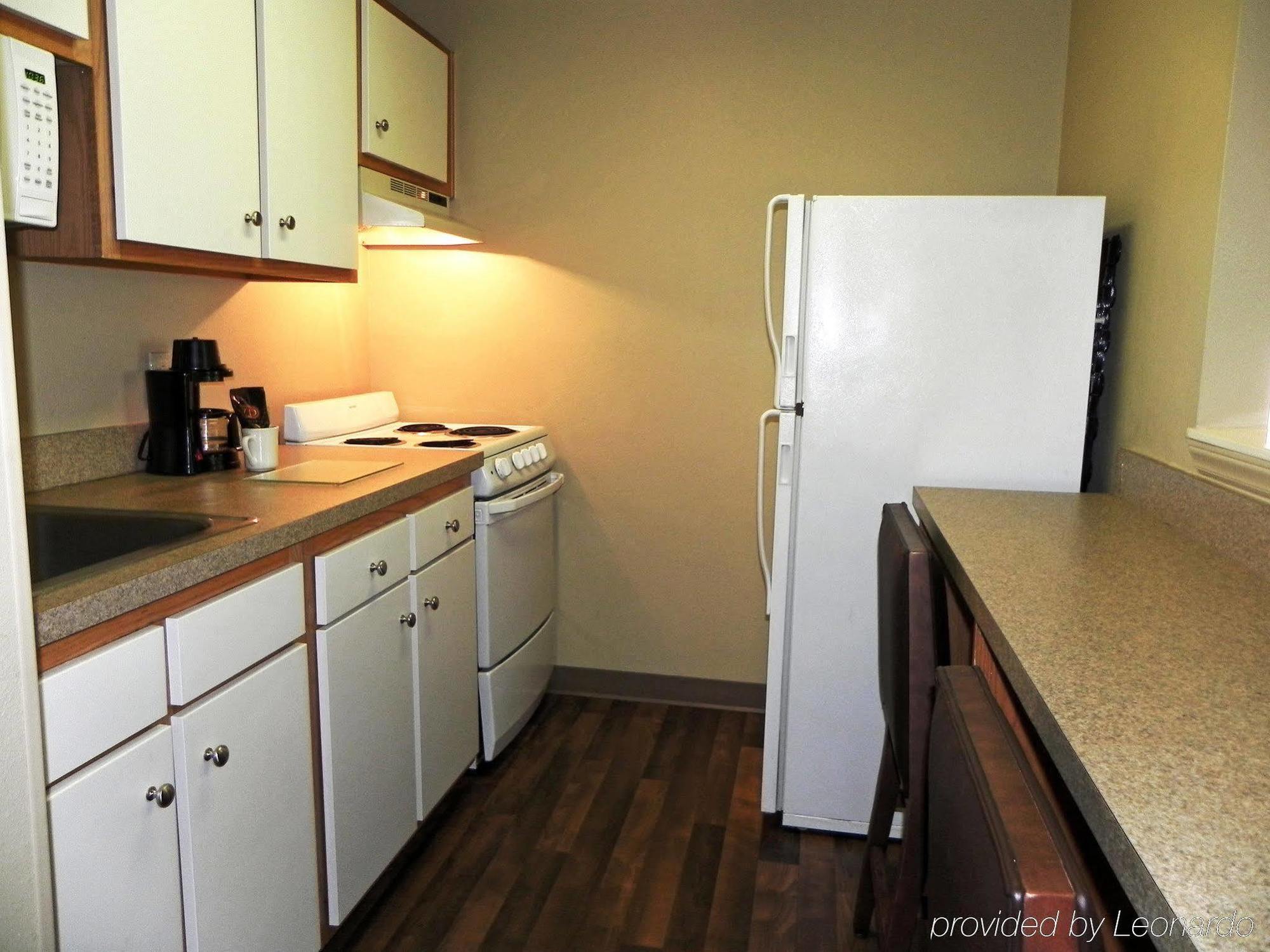 Extended Stay America Select Suites - Charlotte - University Place - E Mccullough Dr Ngoại thất bức ảnh