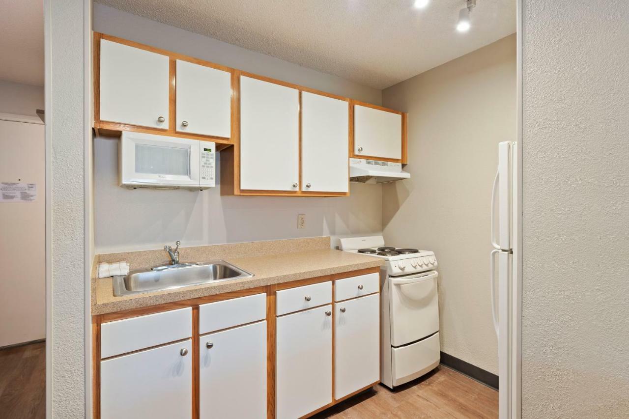 Extended Stay America Select Suites - Charlotte - University Place - E Mccullough Dr Ngoại thất bức ảnh
