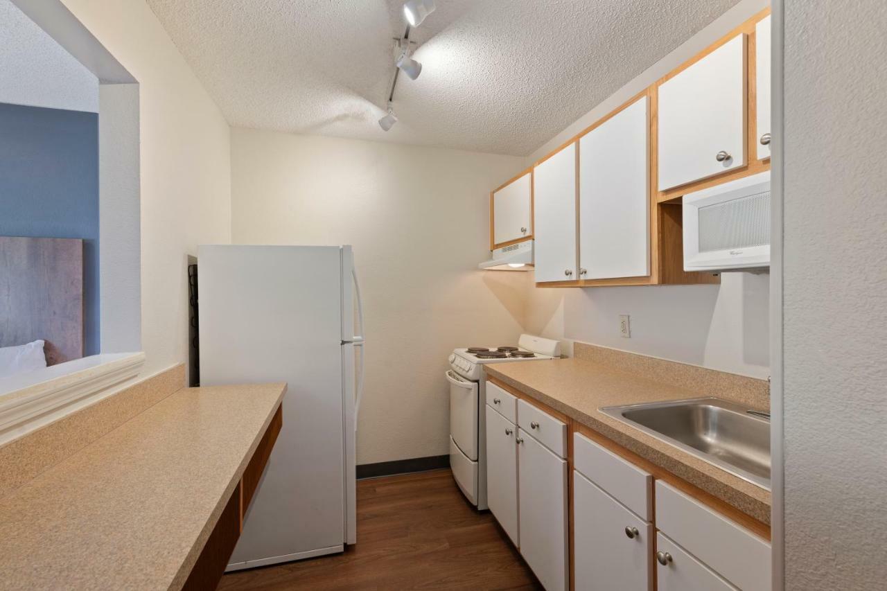 Extended Stay America Select Suites - Charlotte - University Place - E Mccullough Dr Ngoại thất bức ảnh